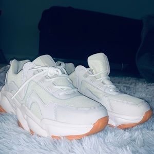 NEW SHOES ALERT! selling kicks from ASOS that rep yeezy/90s in the same era